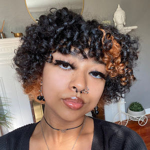 Meet your Posher, Jaela